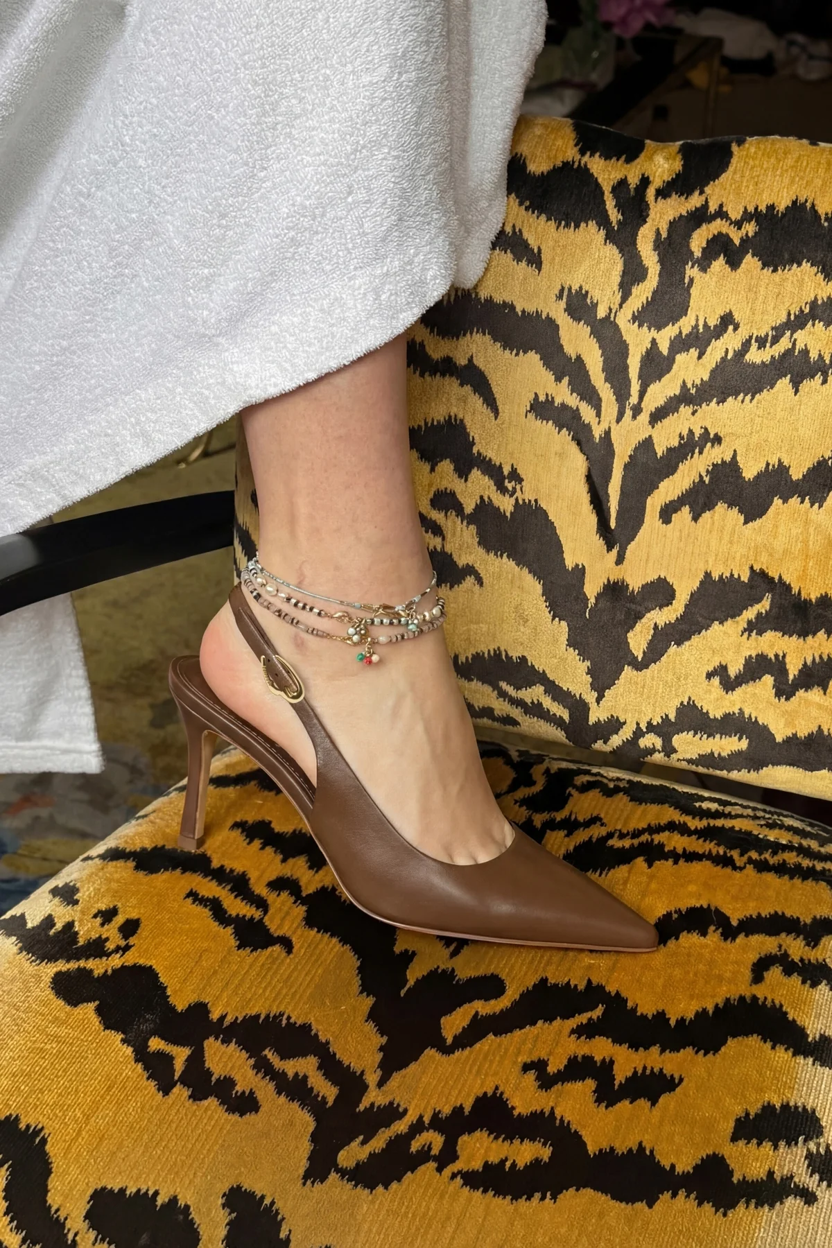Carine Pump In Burnt Umber Leather - Image 2