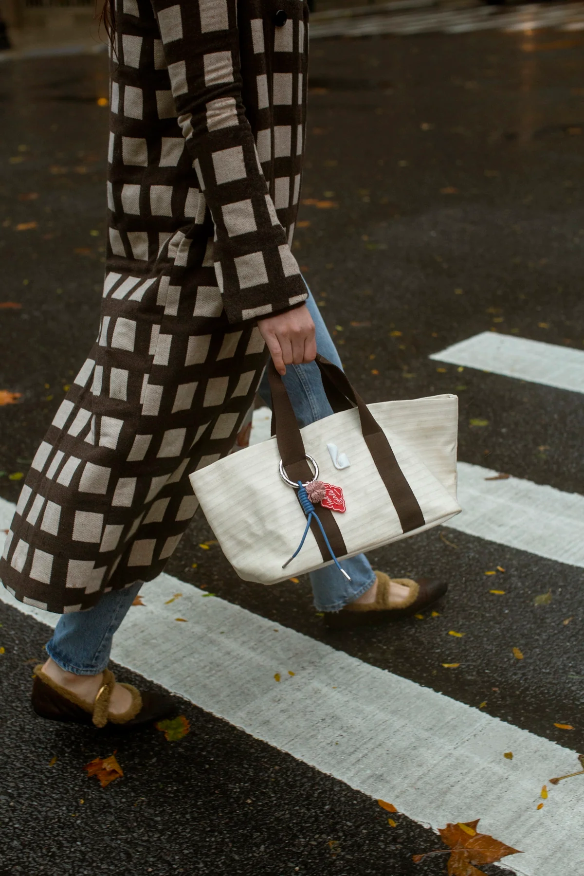 Americana Tote Bag In Ivory Awning Stripe - Image 2