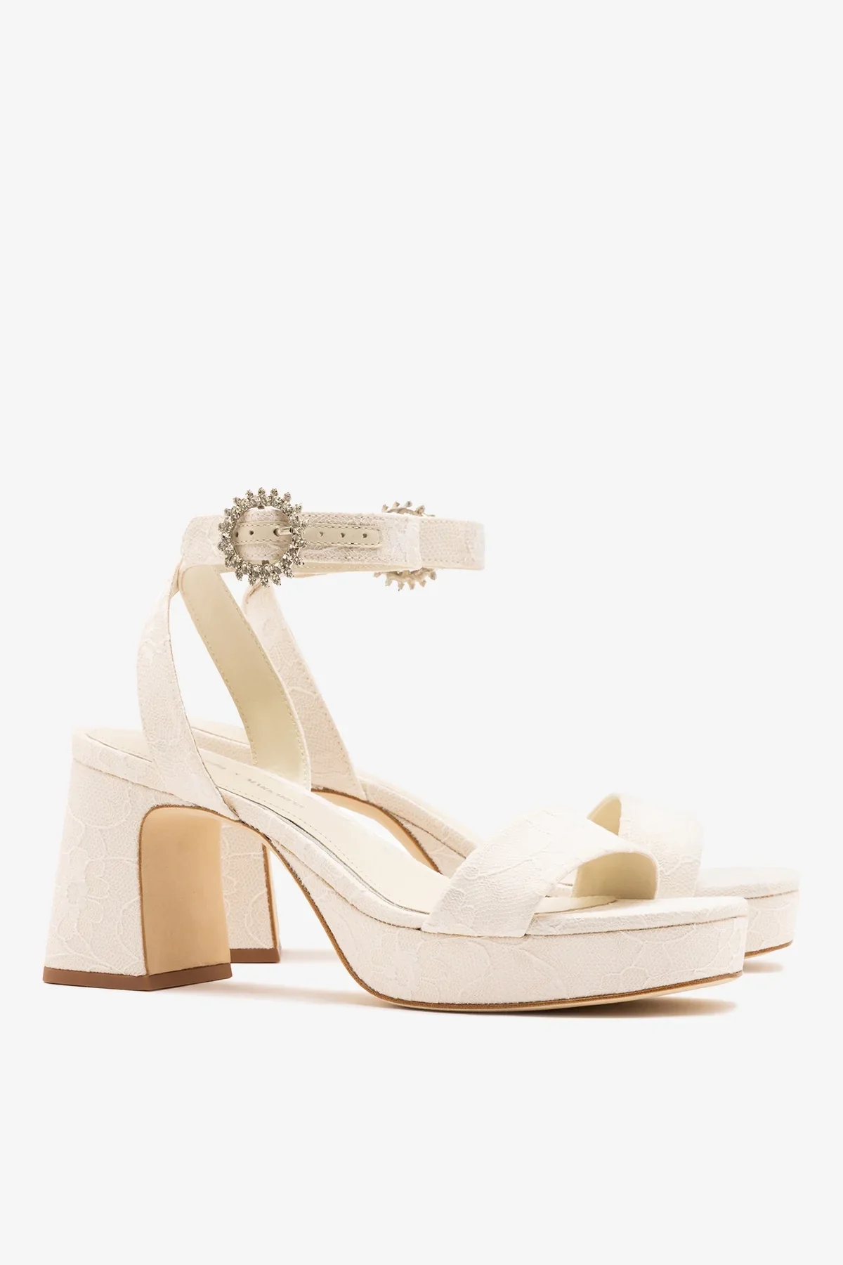 Larroudé x Markarian: Dolly Low Sandal White Lace - Image 3
