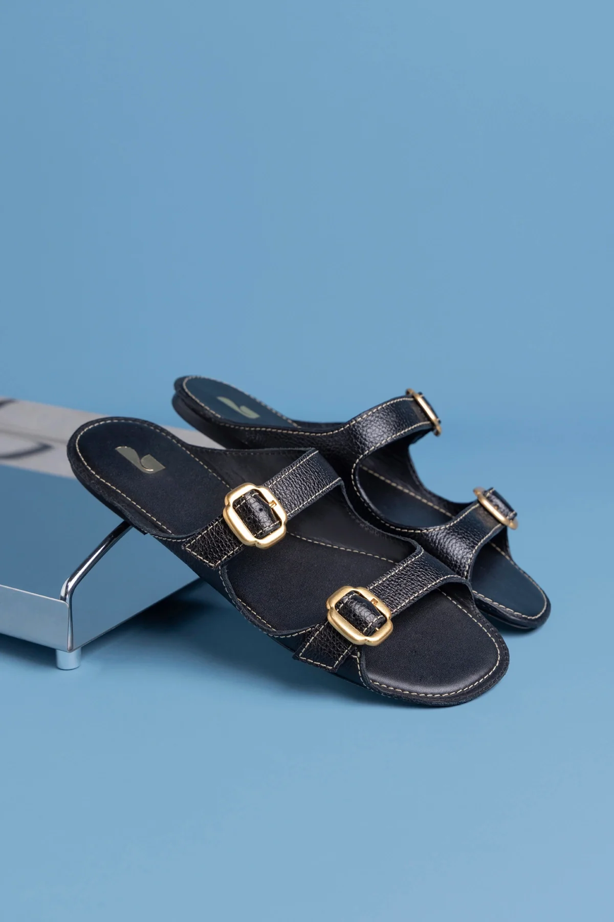 Amalfi Flat Black Leather - Image 2